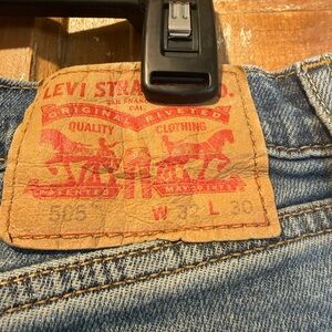 Levi's Classic 505 Straight Men's Jeans in Blue 32x30